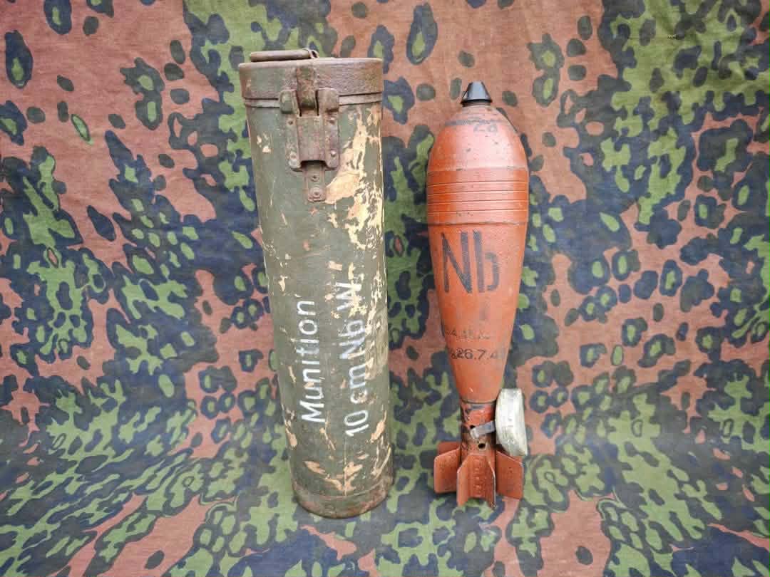 WW2 German 10cm Nb.W.35 Inert Smoke Mortar Round with Transport Container – Complete Set