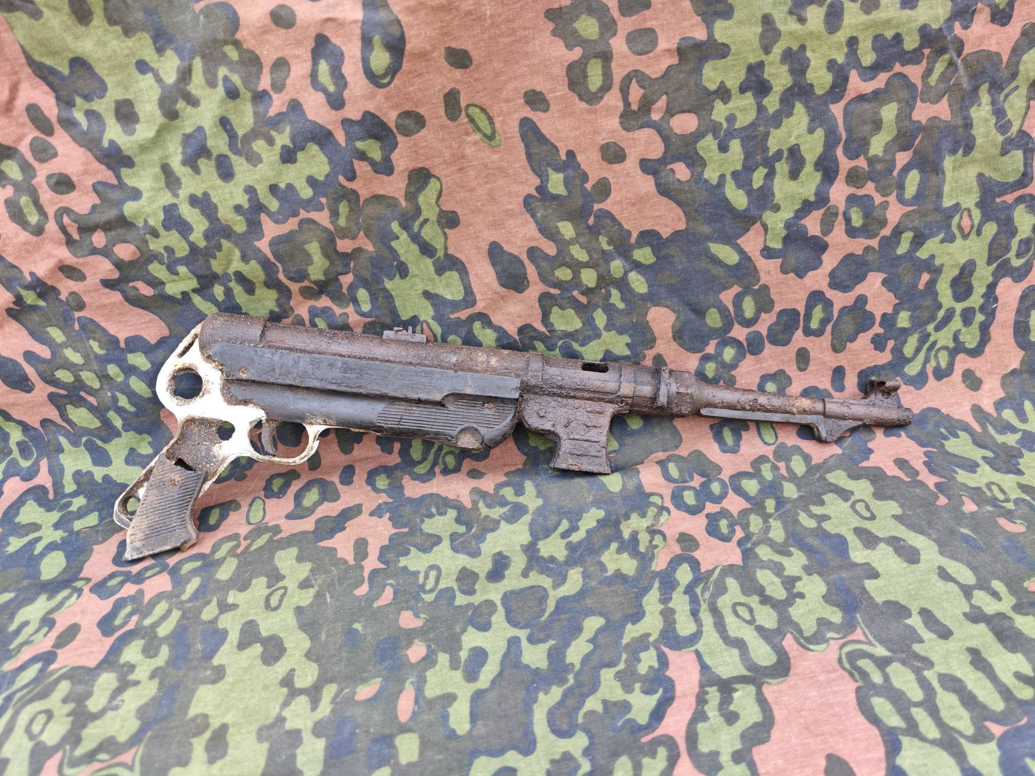 Relic MP40 Submachine Gun with Early MP38 Aluminium Grip Frame