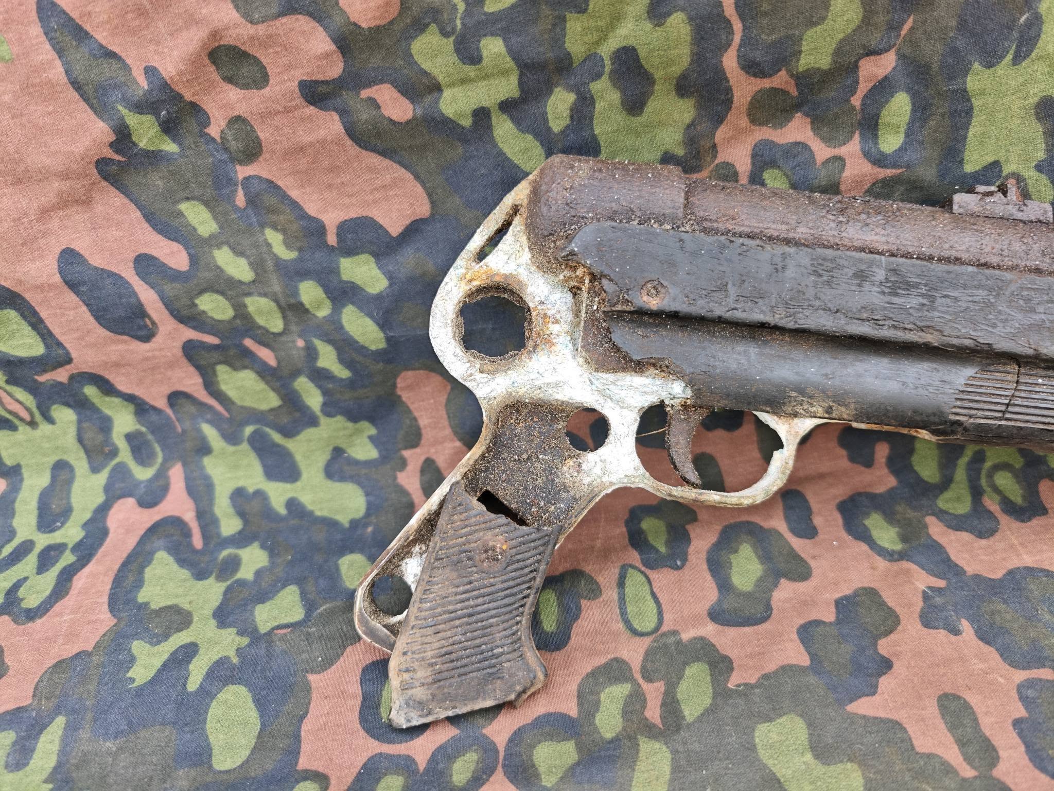 Relic MP40 Submachine Gun with Early MP38 Aluminium Grip Frame