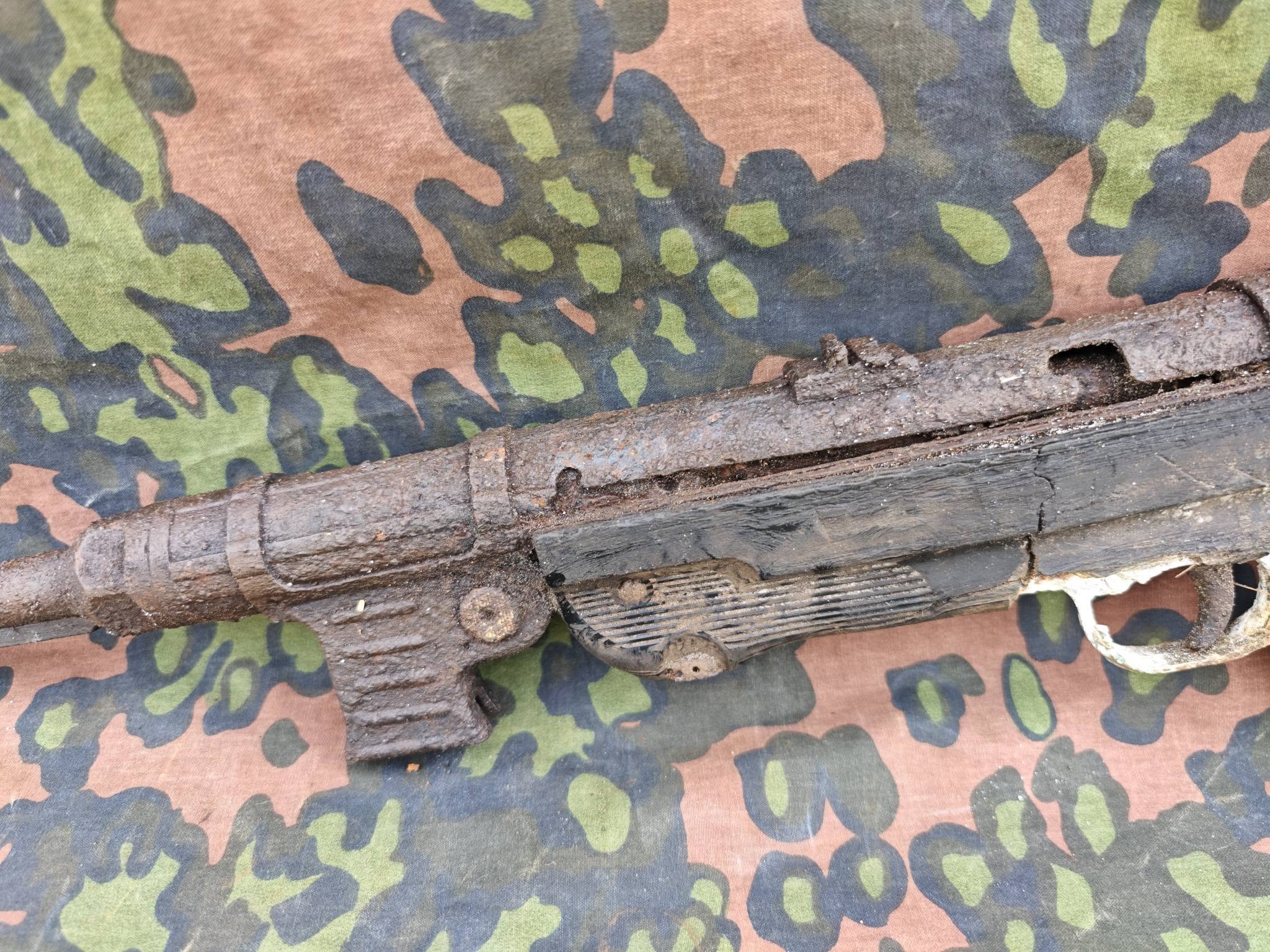 Relic MP40 Submachine Gun with Early MP38 Aluminium Grip Frame
