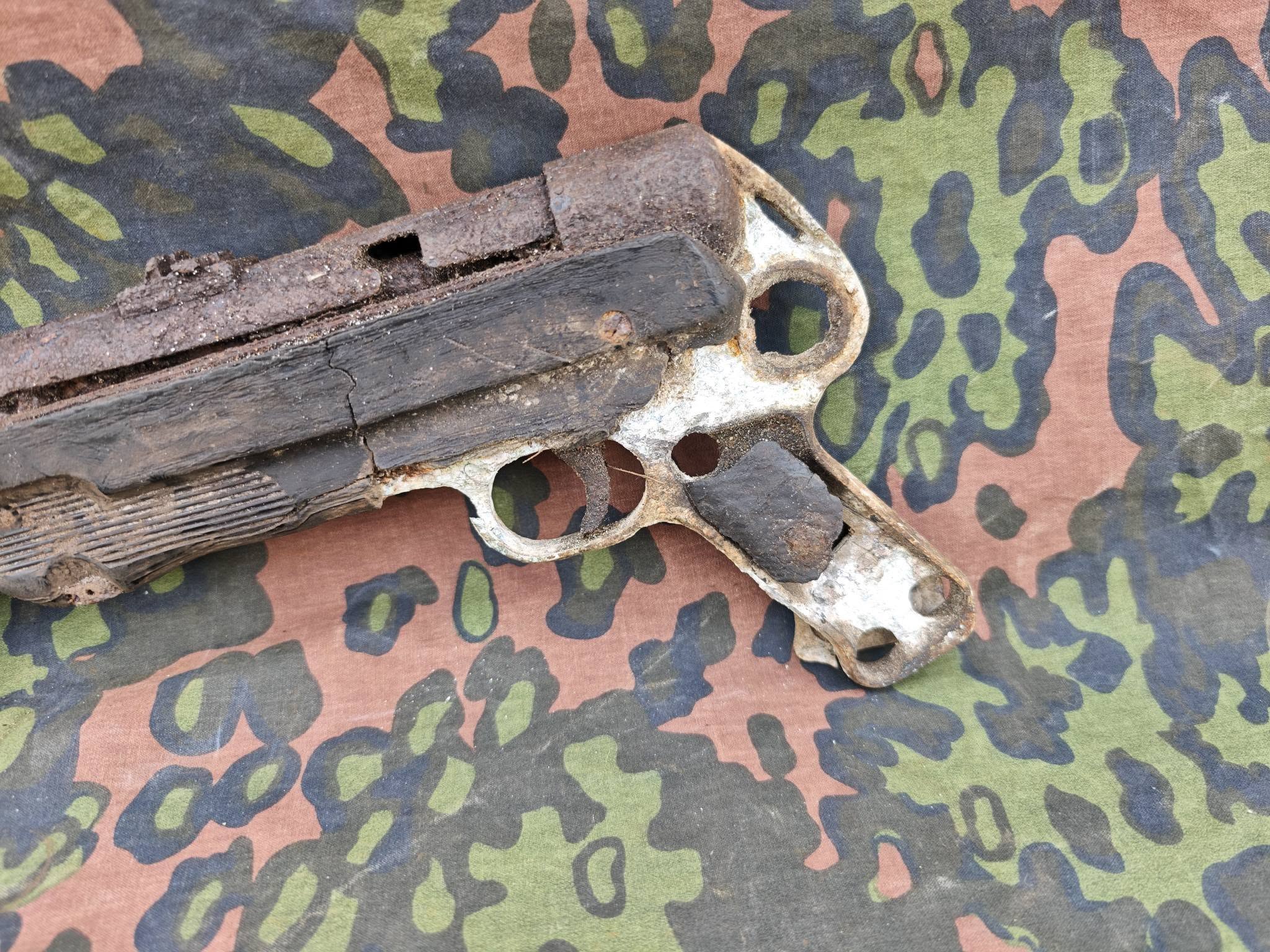 Relic MP40 Submachine Gun with Early MP38 Aluminium Grip Frame