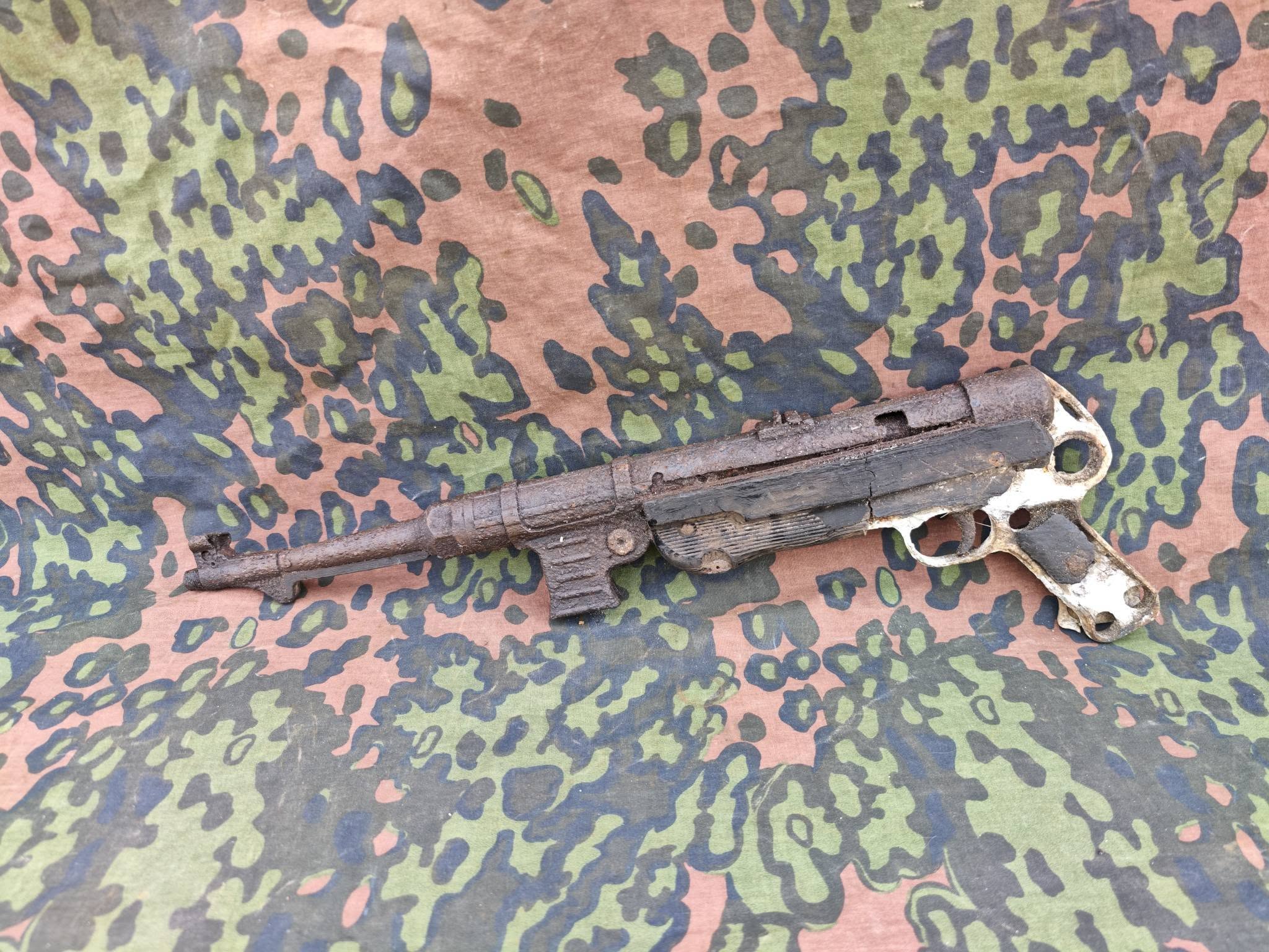 Relic MP40 Submachine Gun with Early MP38 Aluminium Grip Frame
