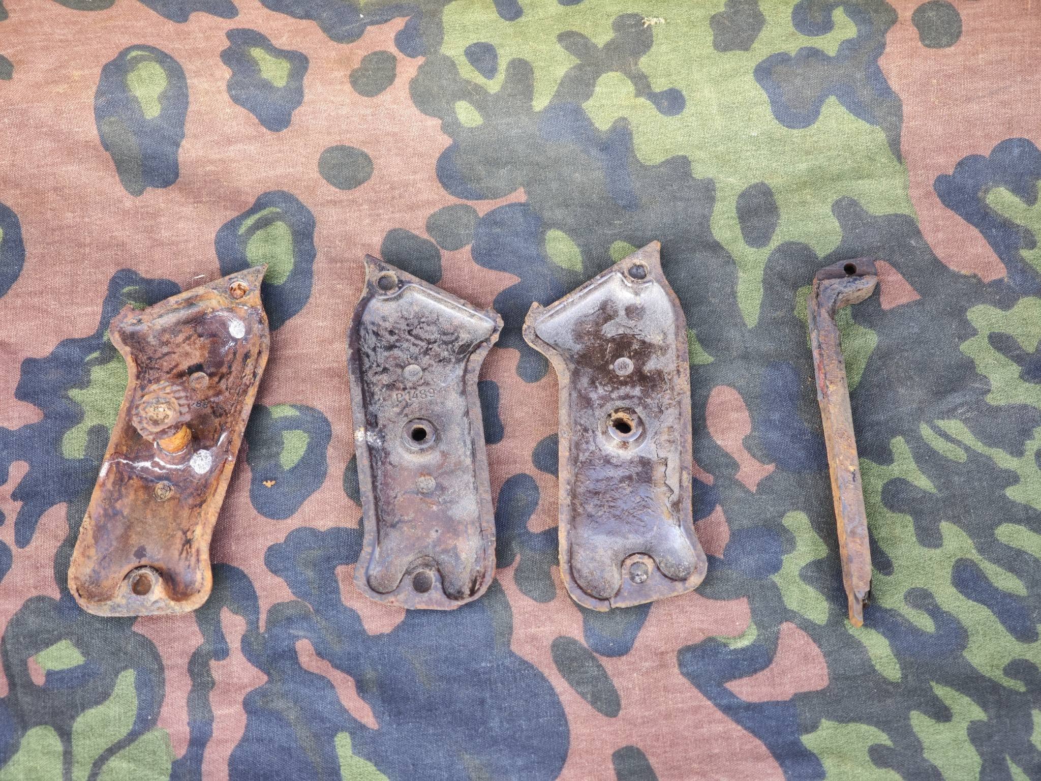 Original German WW2 MP40 Bakelite Grip Panels & Handguard