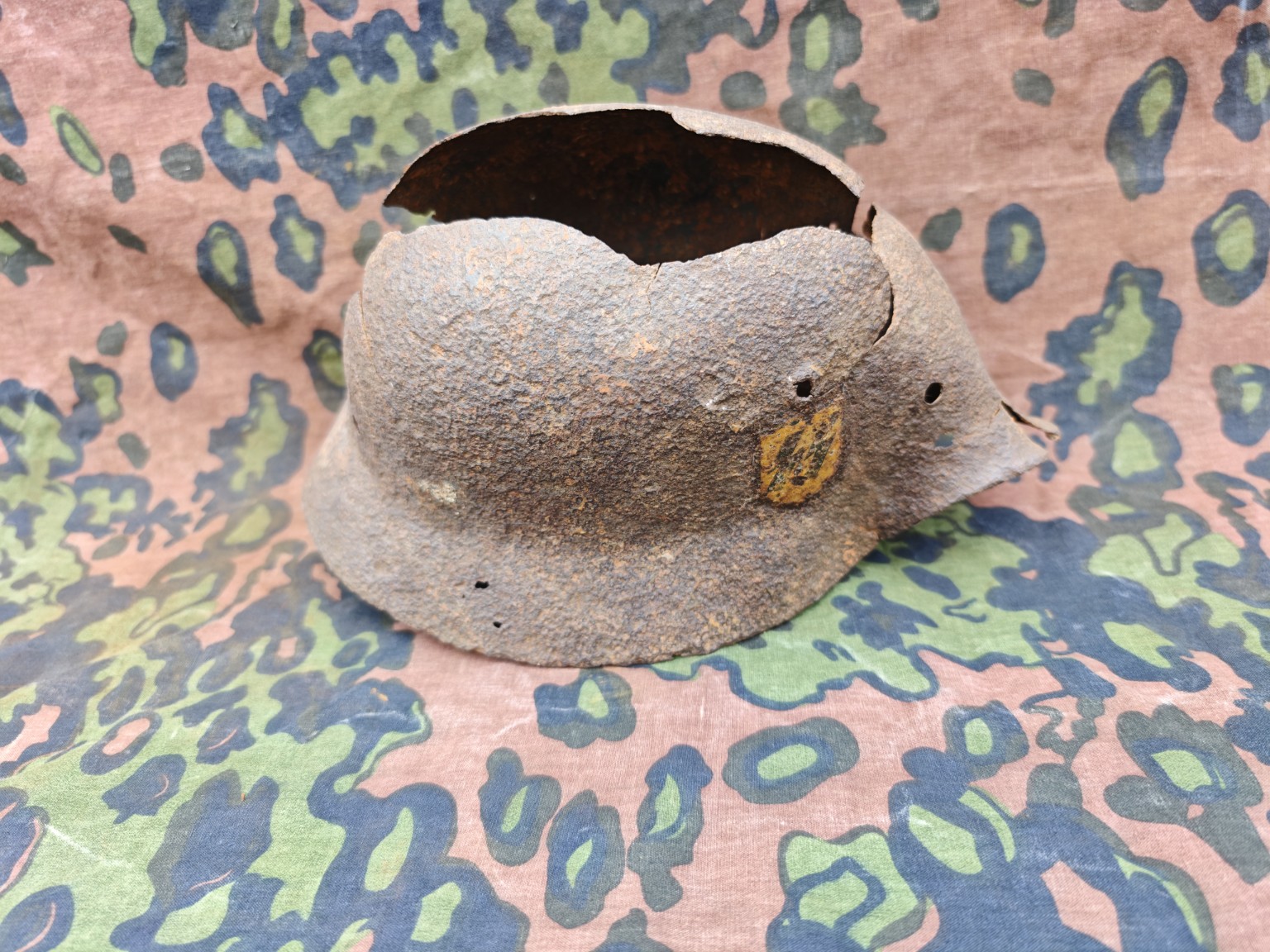 German M40 SS Steel Helmet – Damaged Relic