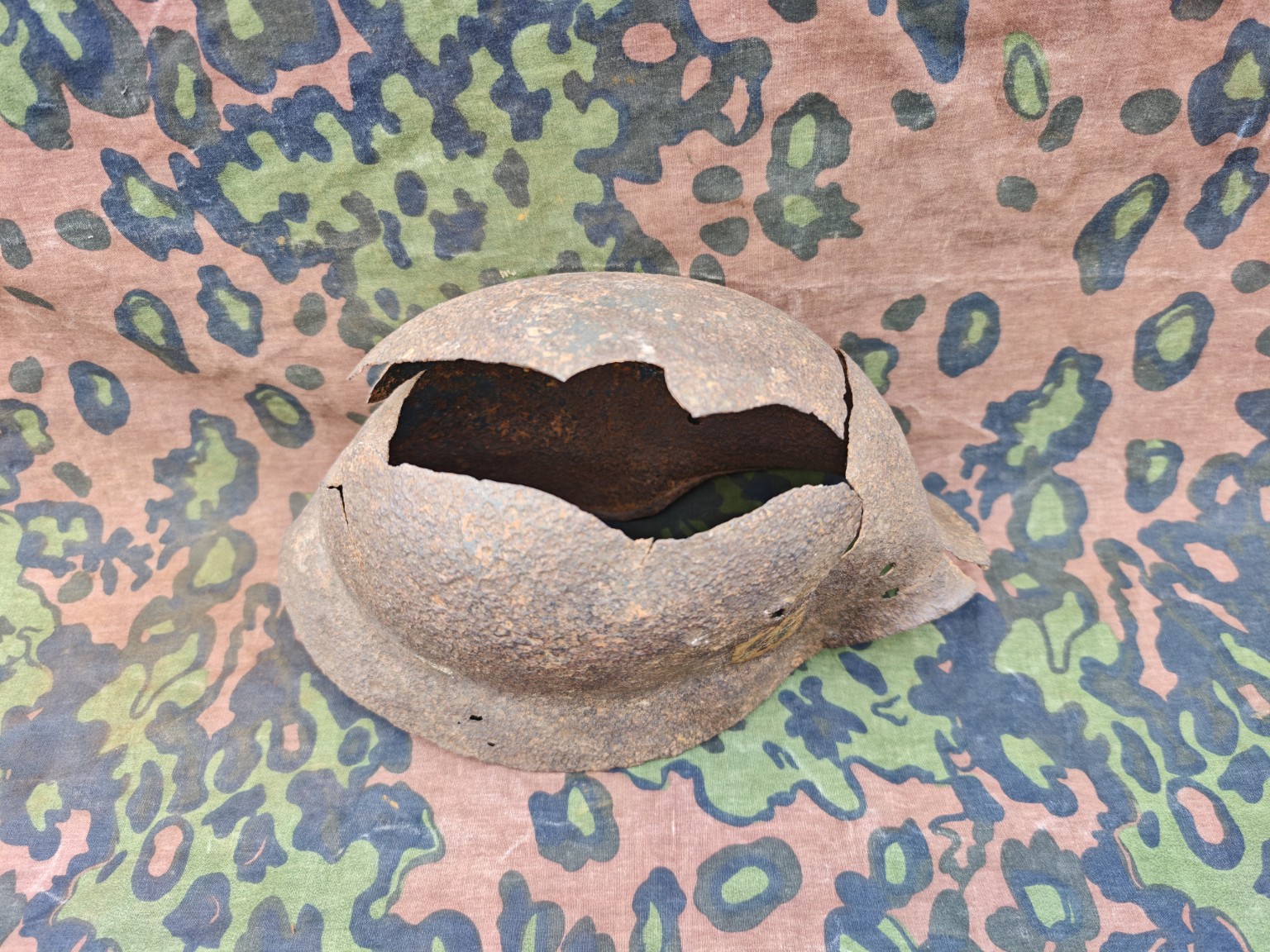 German M40 SS Steel Helmet – Damaged Relic
