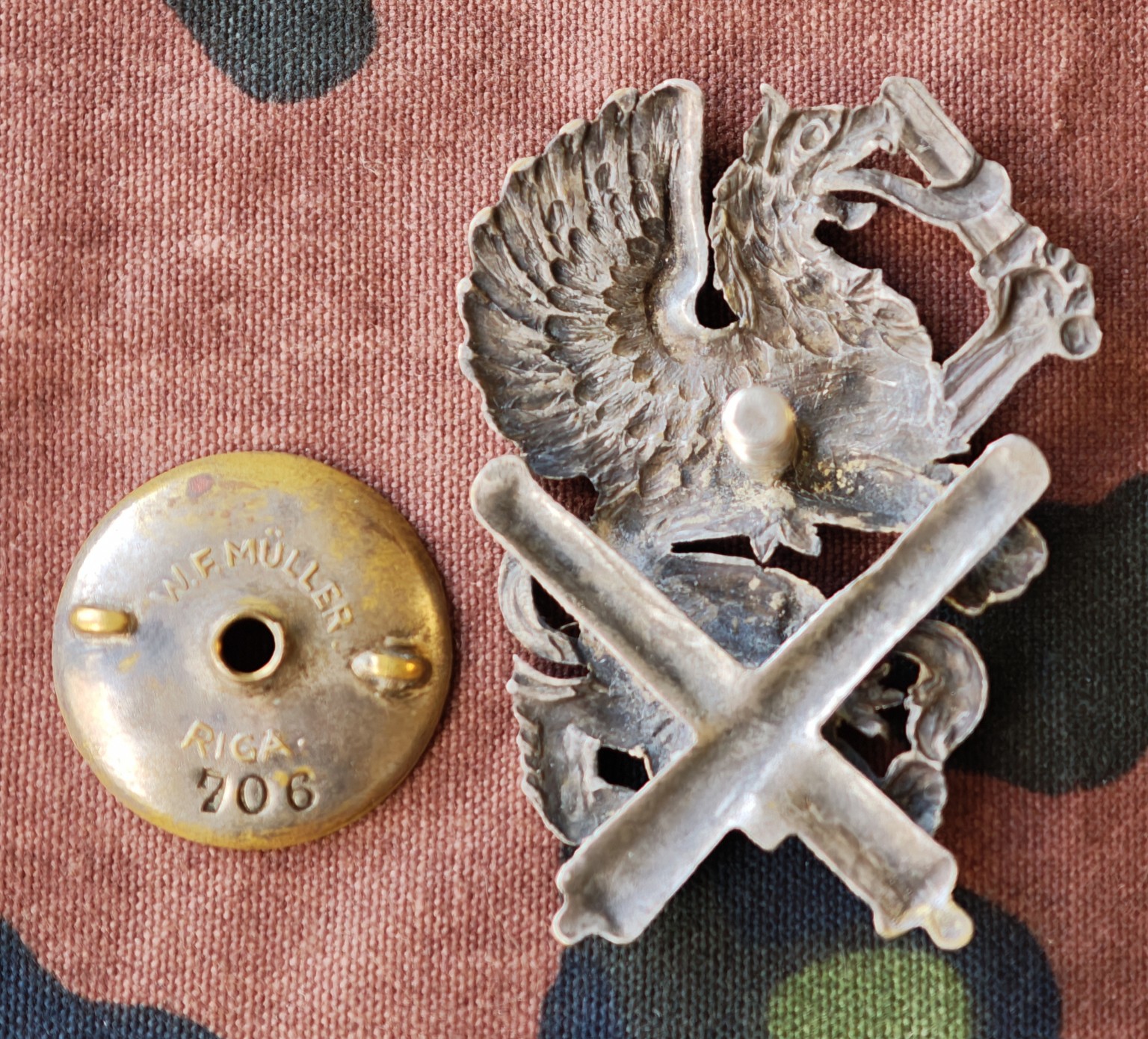 Latvian Army Vidzeme Artillery Regiment Breast Badge 