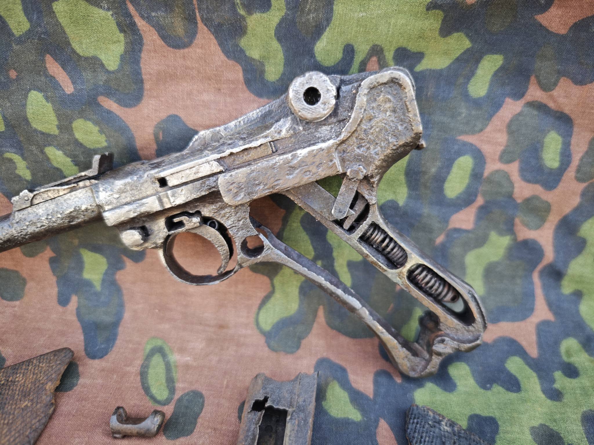 WWII German Artillery Luger P08