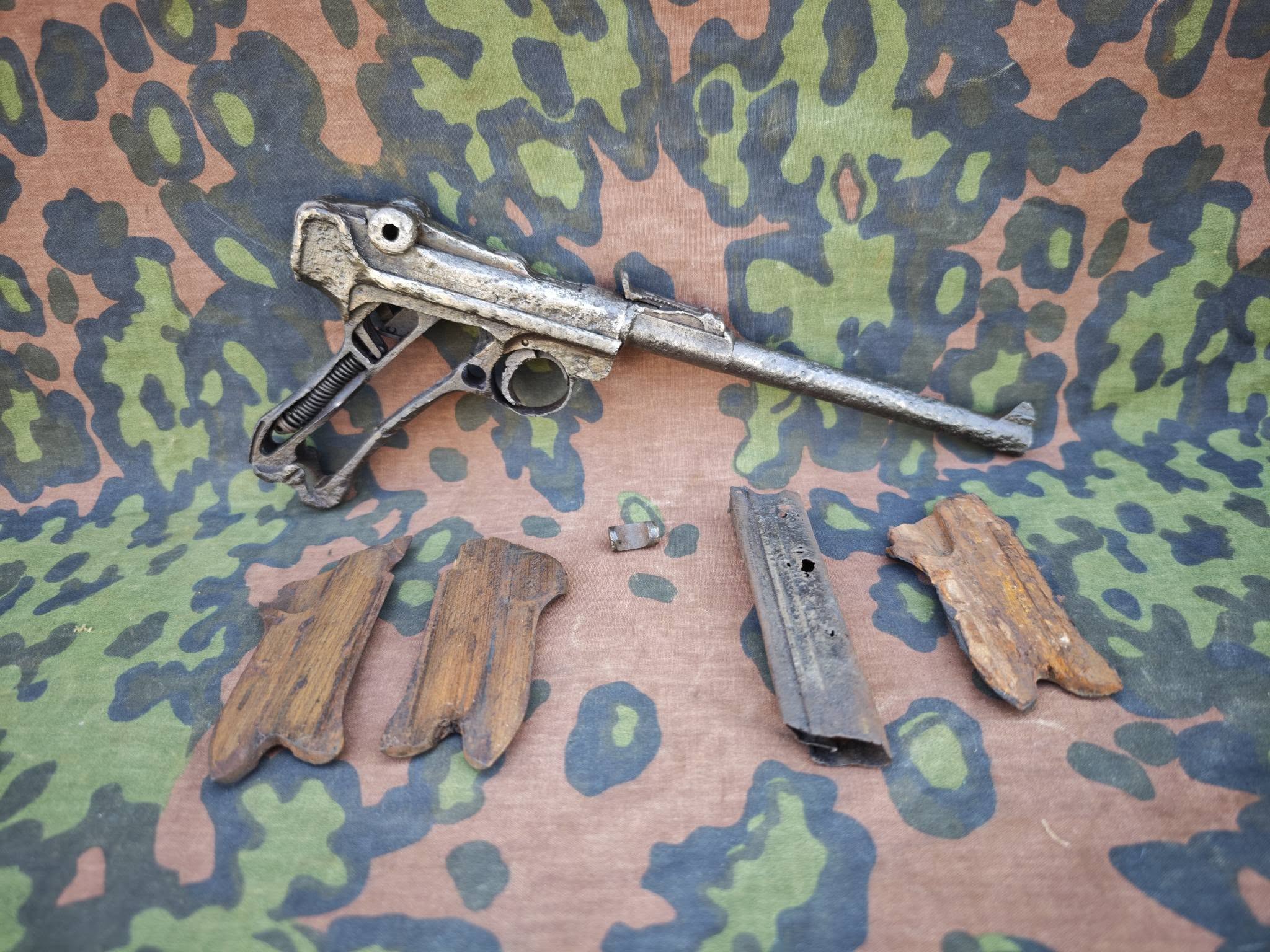 WWII German Artillery Luger P08