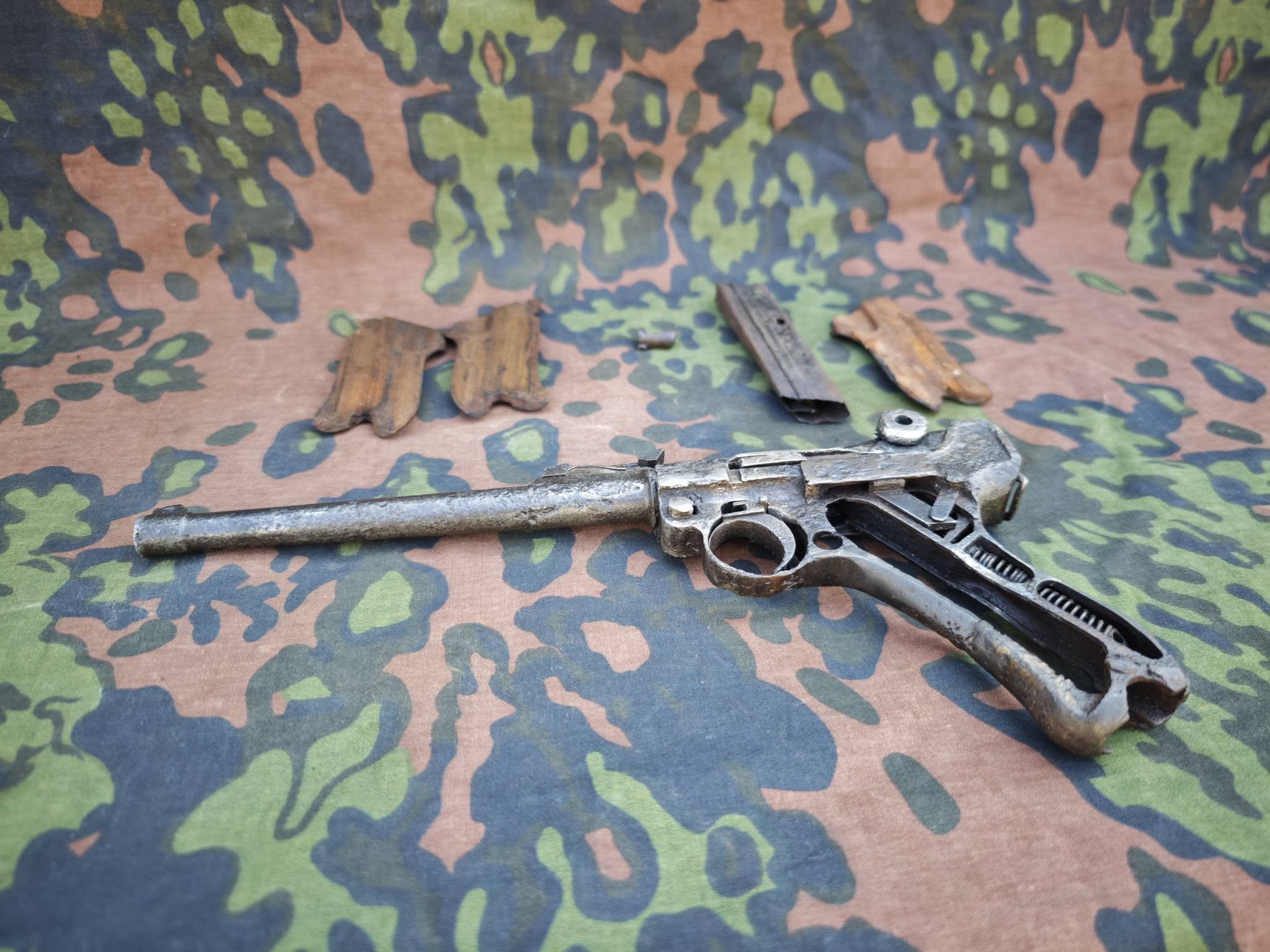 WWII German Artillery Luger P08