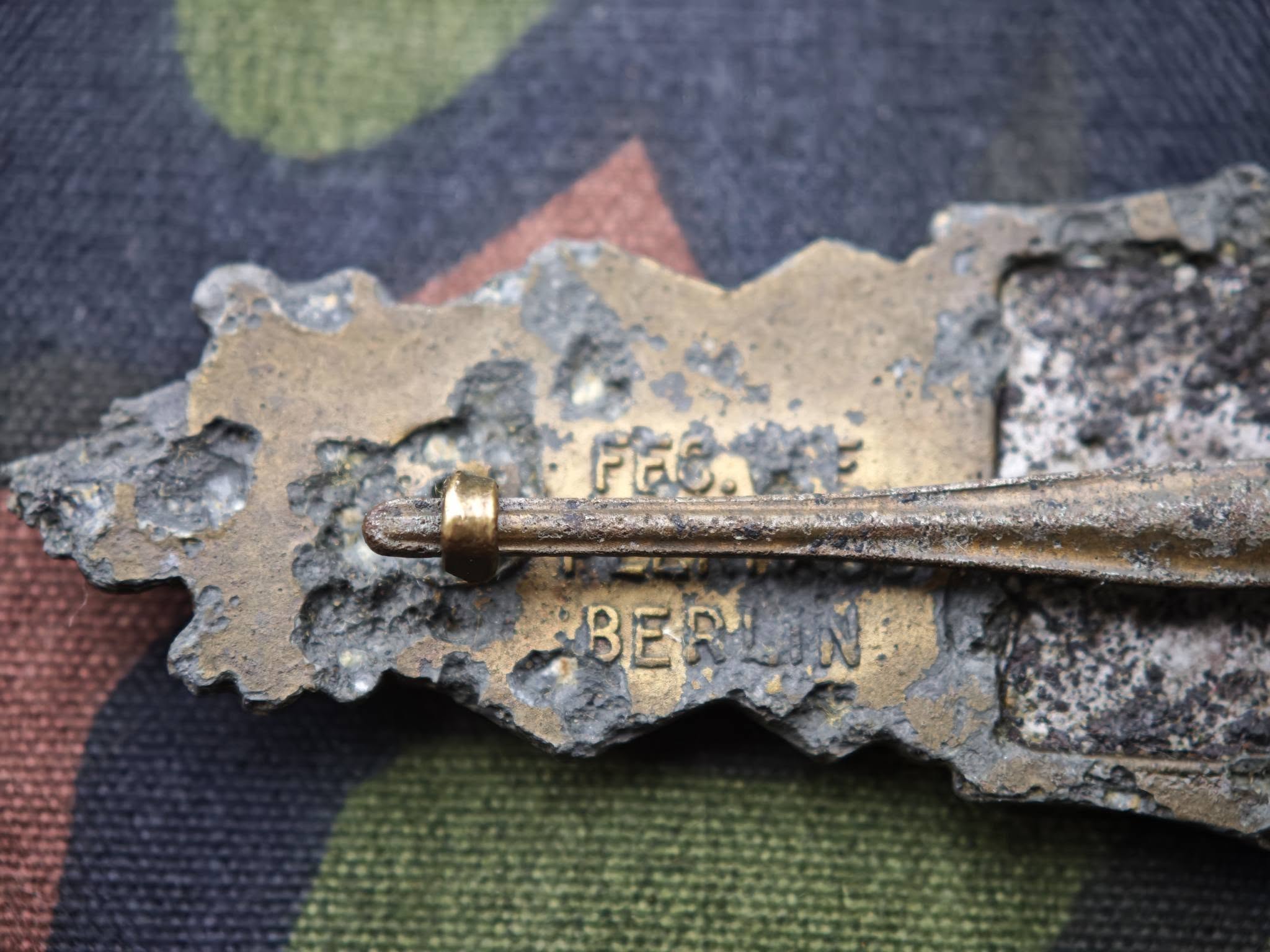 Original WWII German Close Combat Clasp (Nahkampfspange)