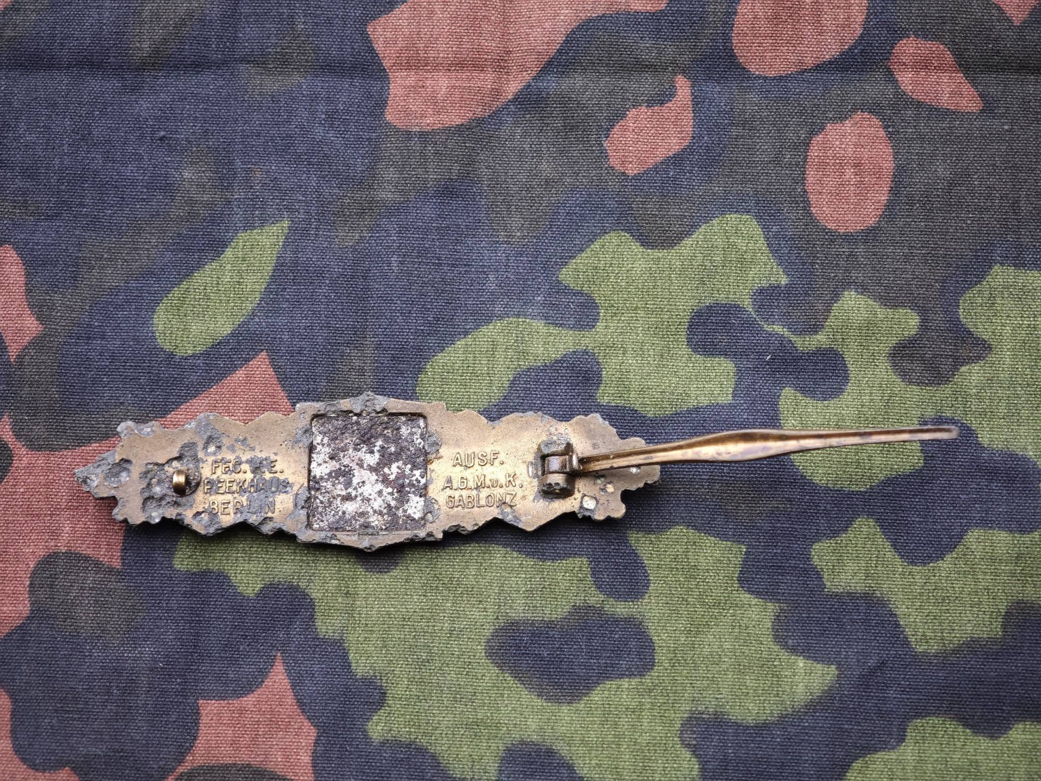 Original WWII German Close Combat Clasp (Nahkampfspange)