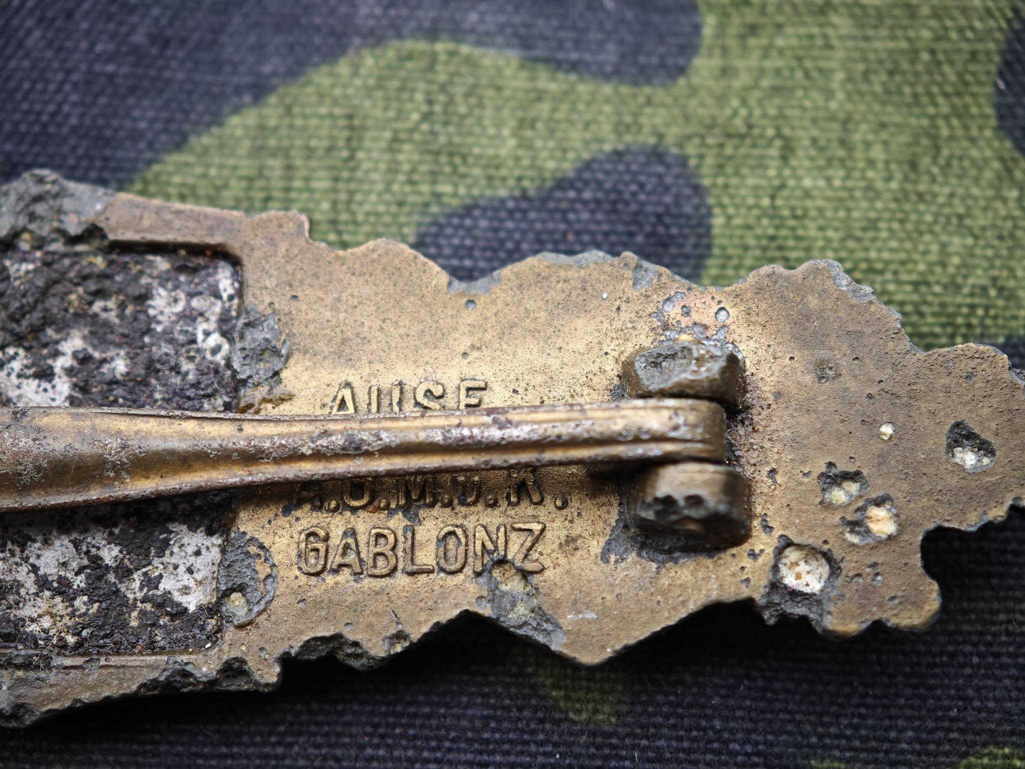 Original WWII German Close Combat Clasp (Nahkampfspange)