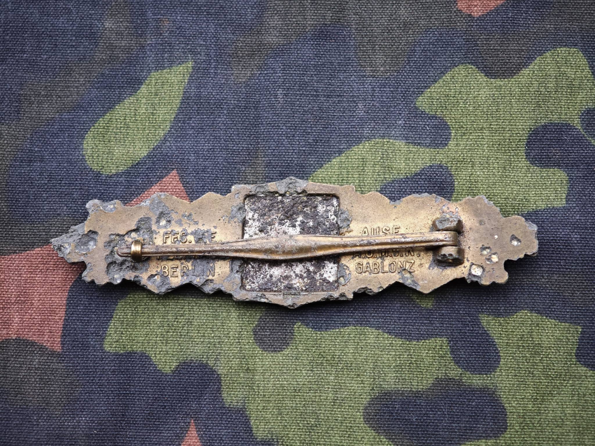 Original WWII German Close Combat Clasp (Nahkampfspange)